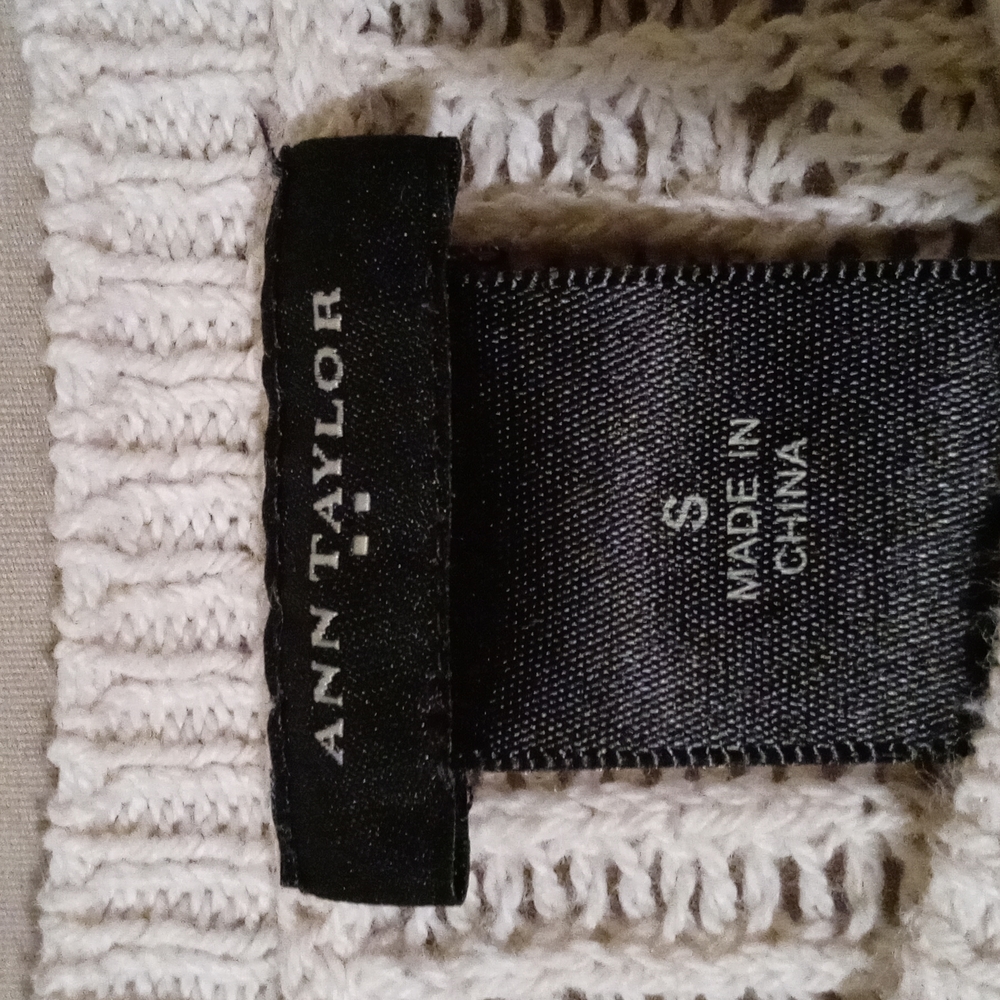 Womens Ann Taylor sweater Small
